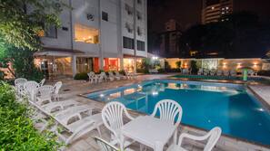 Piscina externa