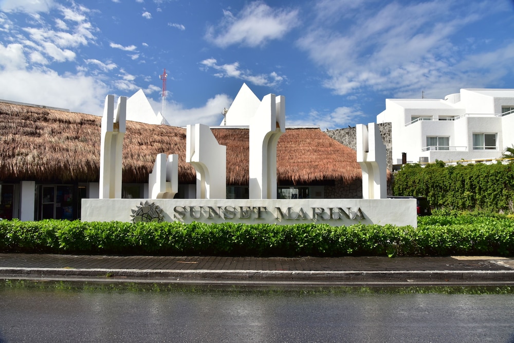 Sunset Marina Resort & Yacht Club