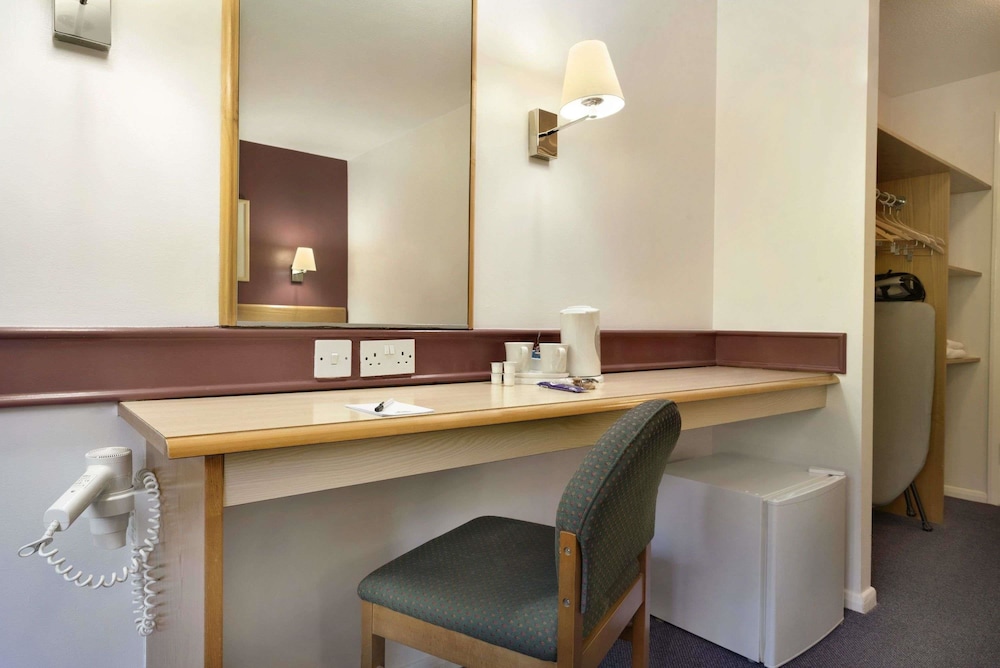 Days Inn by Wyndham Membury M4