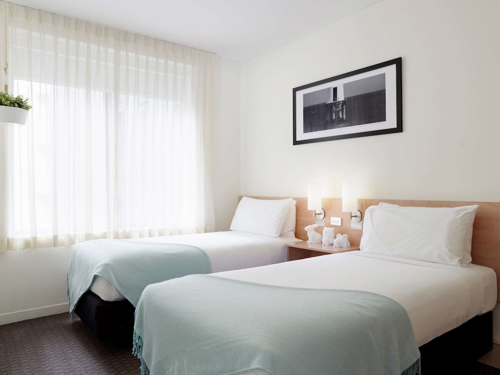 ibis Melbourne Hotel and Apartments