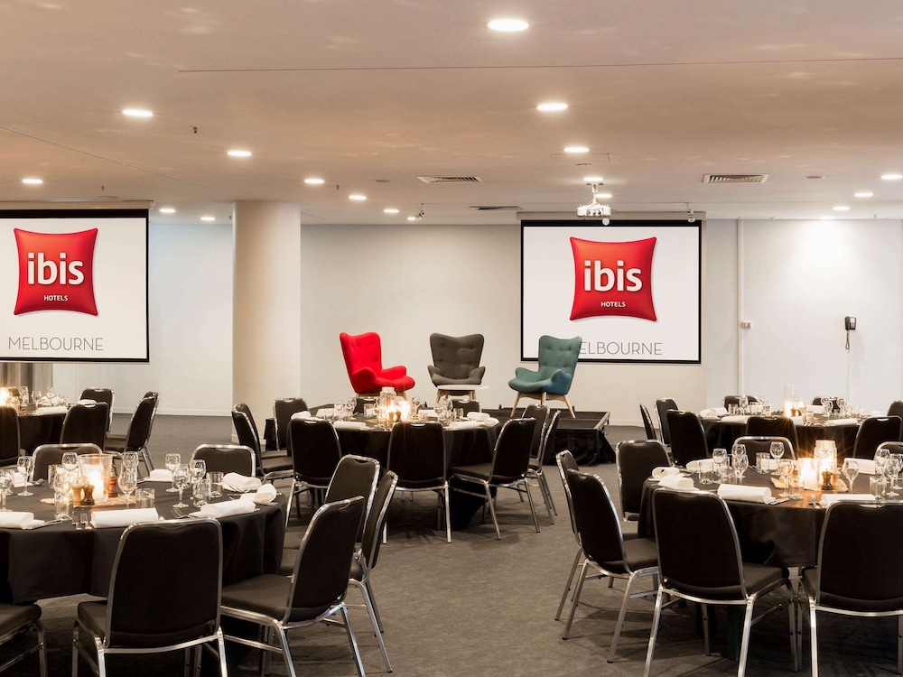 ibis Melbourne Hotel and Apartments