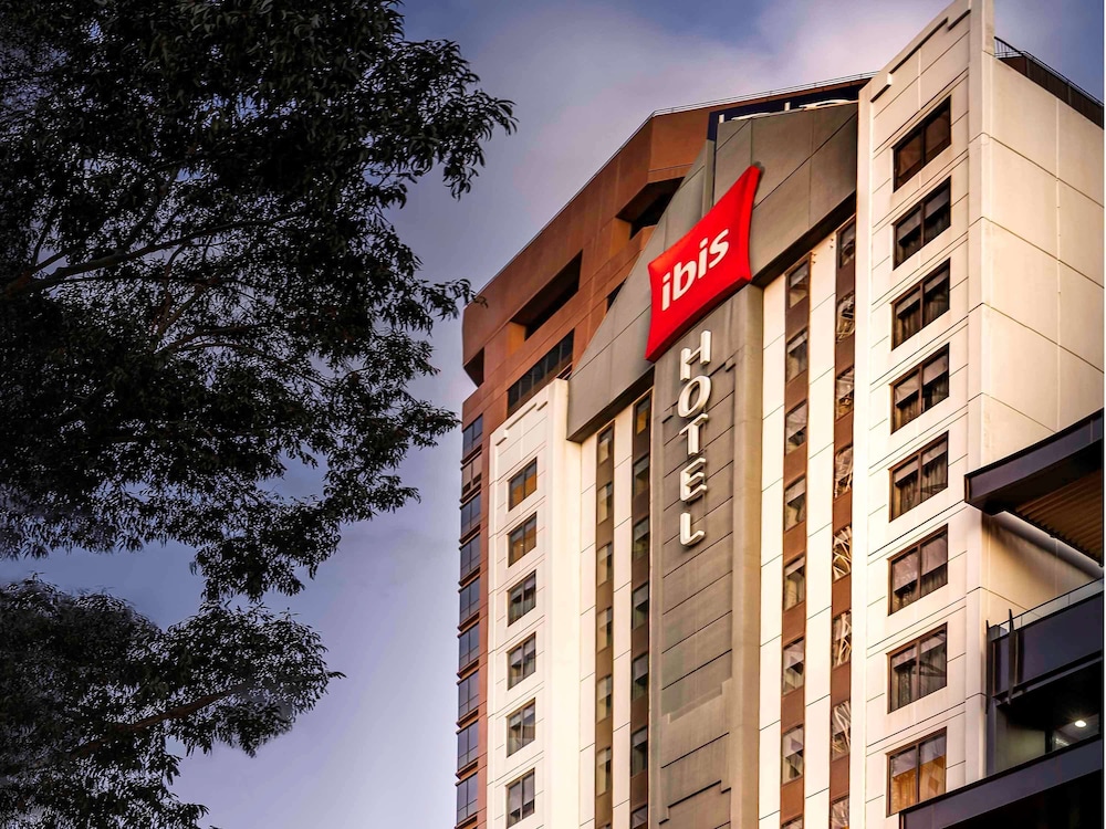 ibis Melbourne Hotel and Apartments