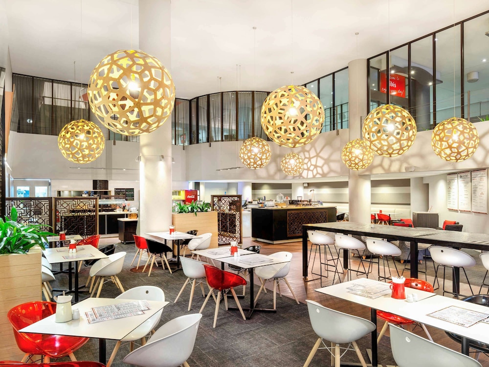 ibis Melbourne Hotel and Apartments