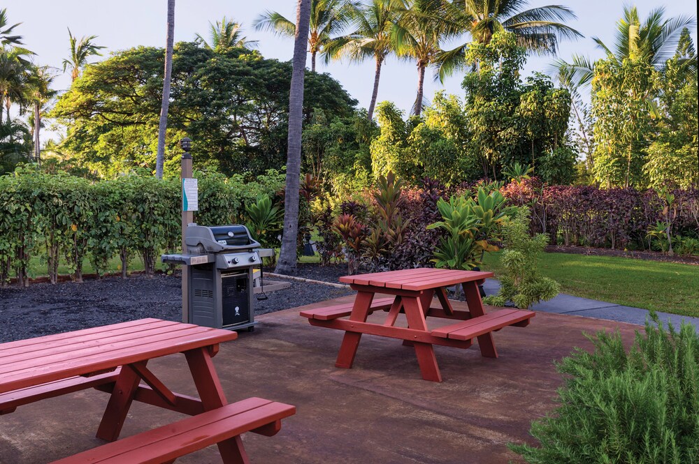 BBQ/picnic area, Kona Coast Resort