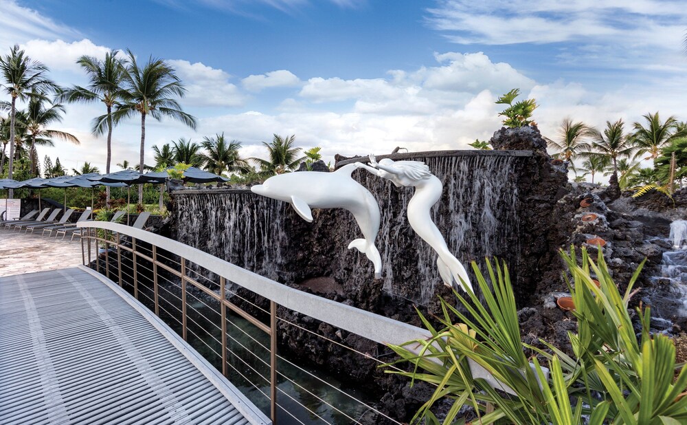 Exterior detail, Kona Coast Resort