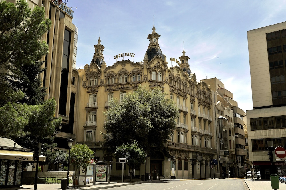 Front of property, Gran Hotel Albacete