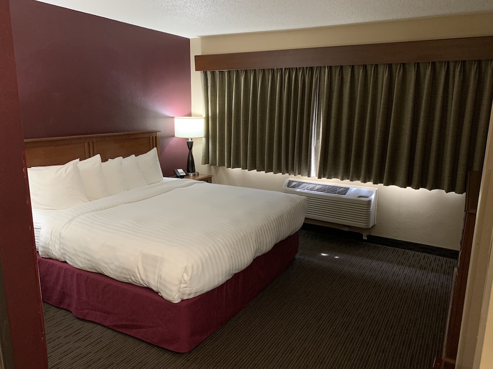 AmericInn by Wyndham Duluth South Black Woods Event Center