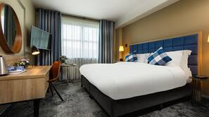 Premium bedding, in-room safe, desk, iron/ironing board