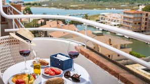 Minibar, bureau, Wi-Fi gratuit, draps fournis