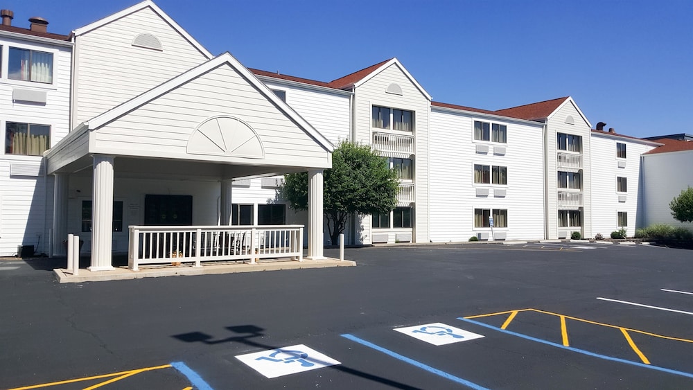 Exterior, Motel 6 Maryland Heights, MO