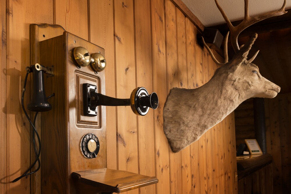 Lobby lounge, Ayres Lodge Alpine