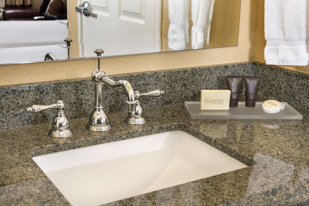 Bathroom sink, Ayres Lodge Alpine