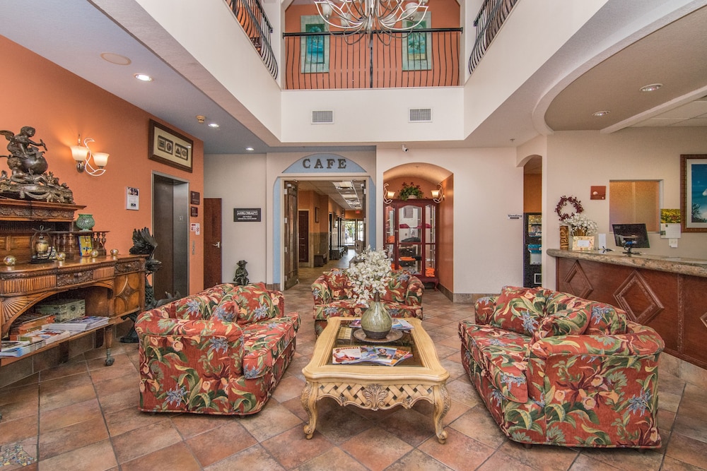 Lobby sitting area, Tahitian Inn