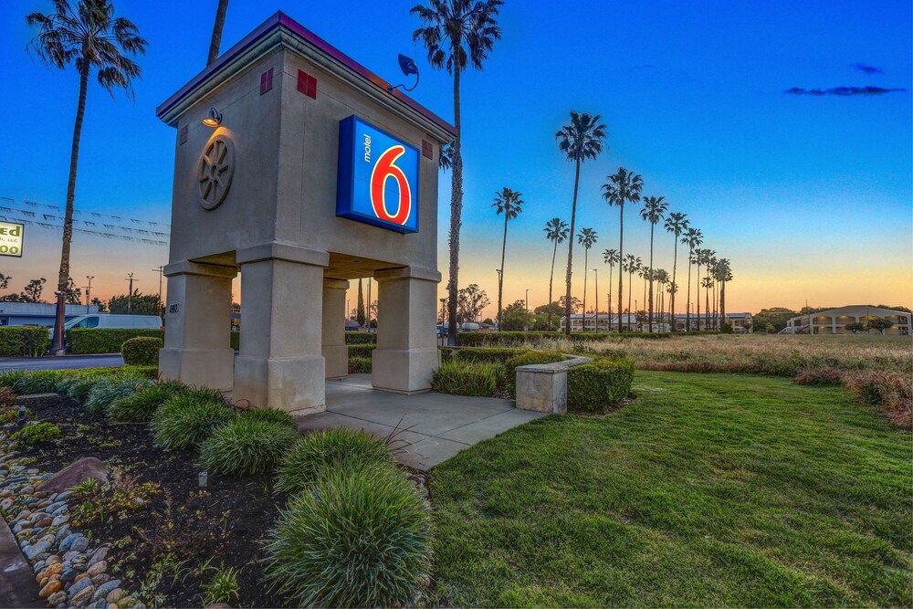 Exterior, Motel 6 Lodi, CA