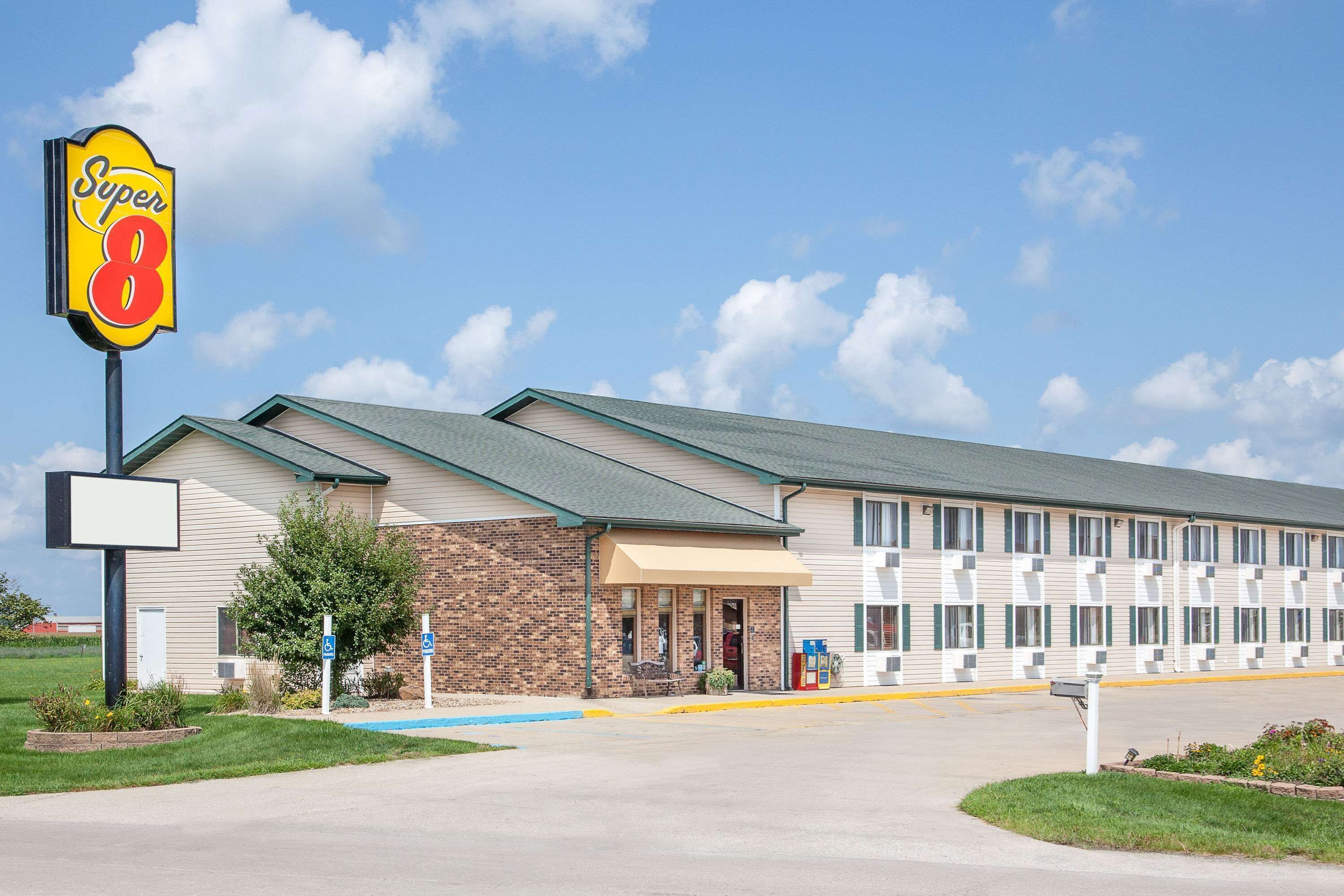 Super 8 By Wyndham Mt Pleasant In Mount Pleasant Ia Expedia