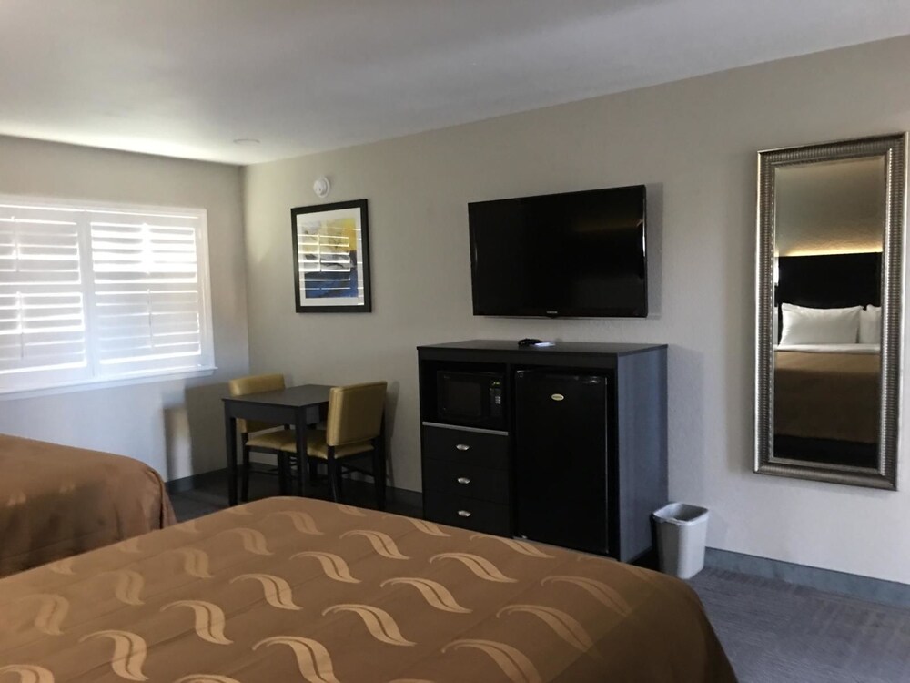 Quality Inn Kettleman City near Hwy 41 in Kettleman City Best Rates