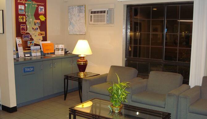 グッド ナイト イン サリナス 口コミ 部屋写真 料金 お得情報 エクスペディア