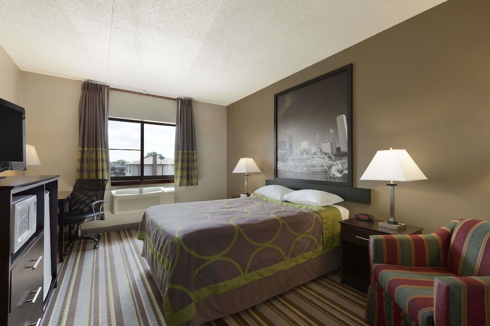 Super 8 by Wyndham Bridgeview/Chicago Area