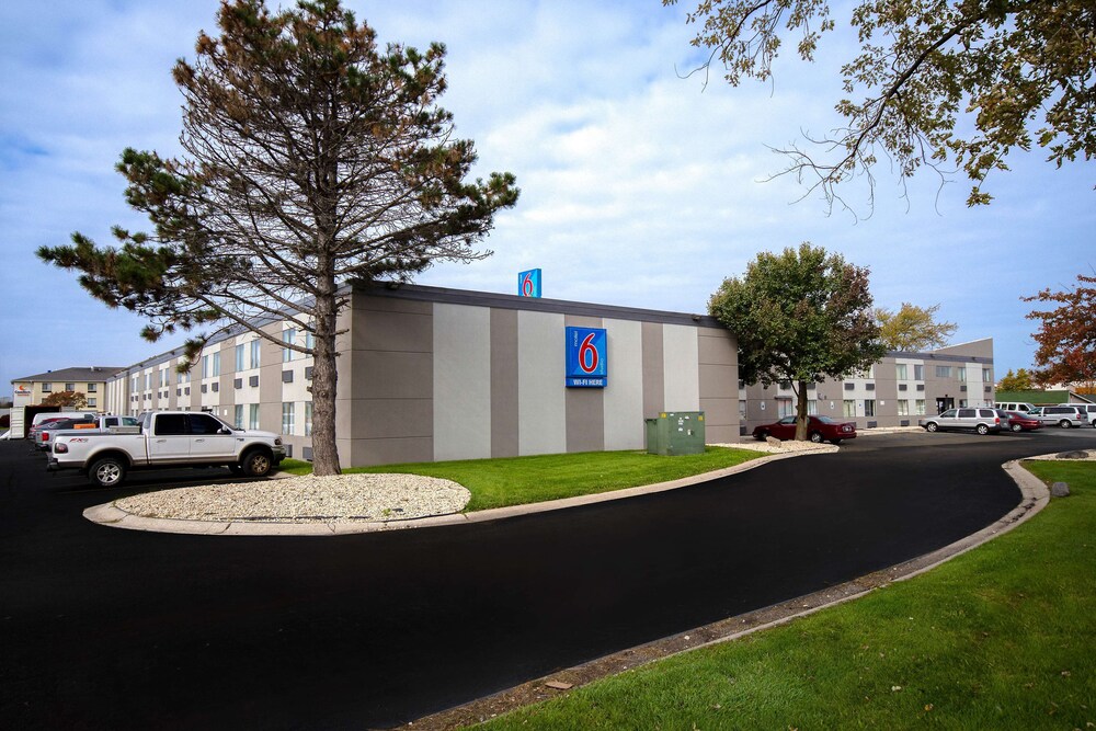 Motel 6 Merrillville, IN