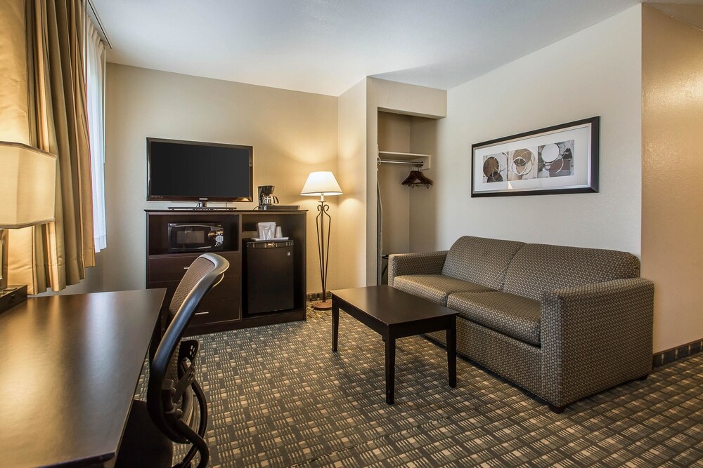 Room, Quality Inn & Suites Decorah