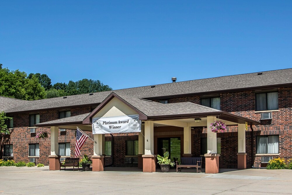 Exterior, Quality Inn & Suites Decorah