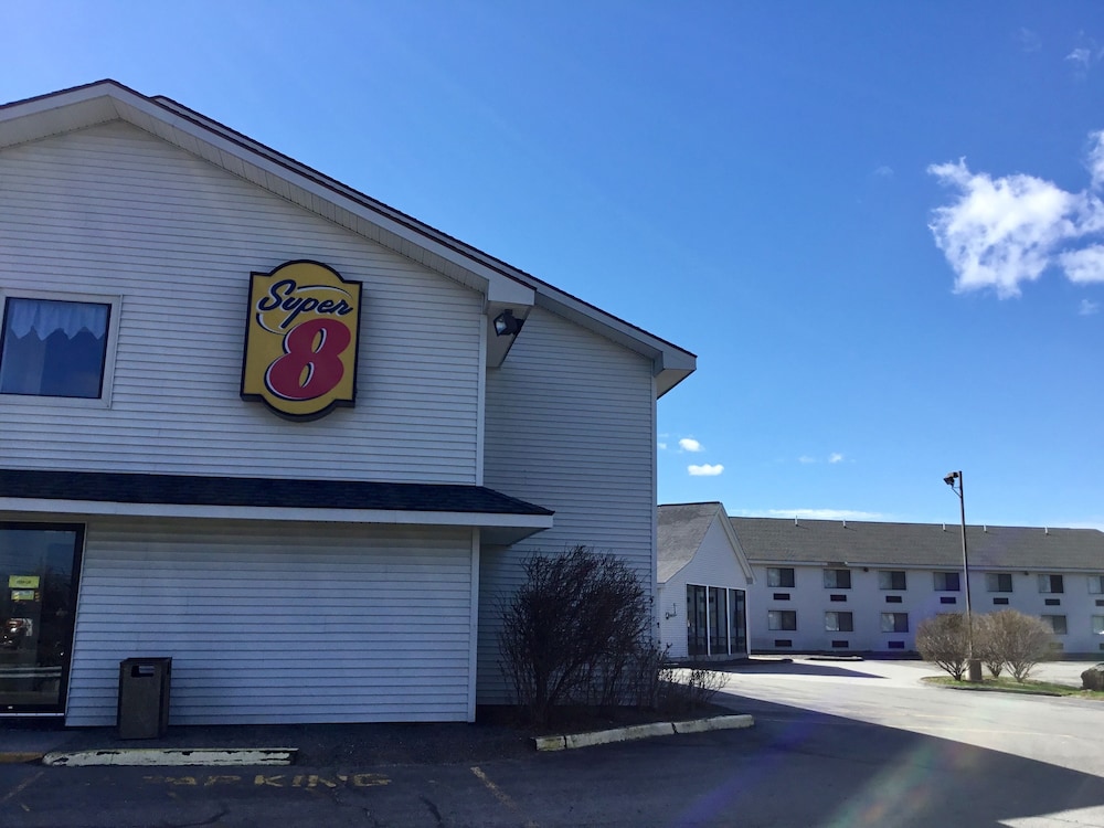 Front of property, Super 8 by Wyndham Portland ME