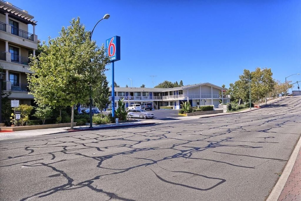 Motel 6 Walnut Creek, CA