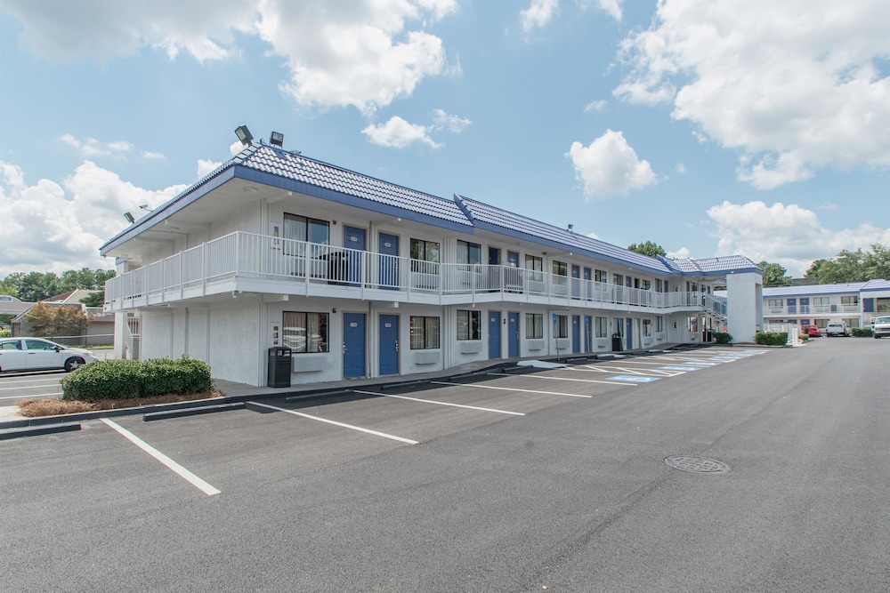 Motel 6 Norcross, GA - Atlanta Northeast