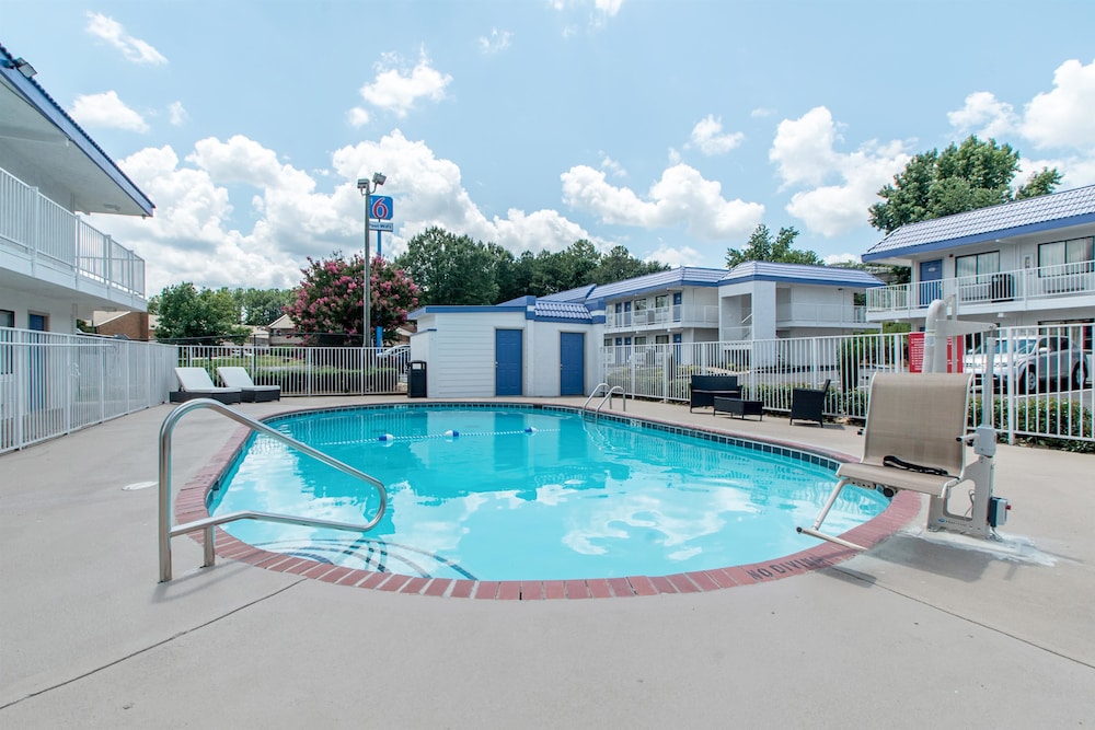 Motel 6 Norcross, GA - Atlanta Northeast