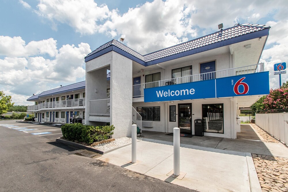 Motel 6 Norcross, GA - Atlanta Northeast