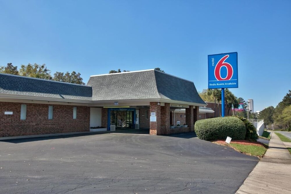 Motel 6 Tallahassee, FL - Downtown