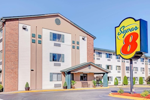 Great Place to stay Super 8 by Wyndham Louisville Airport near Louisville 