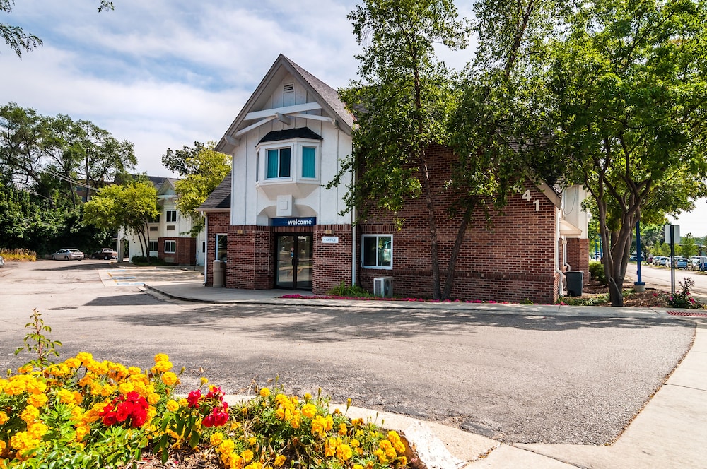 Motel 6 Arlington Heights, IL - Chicago North Central