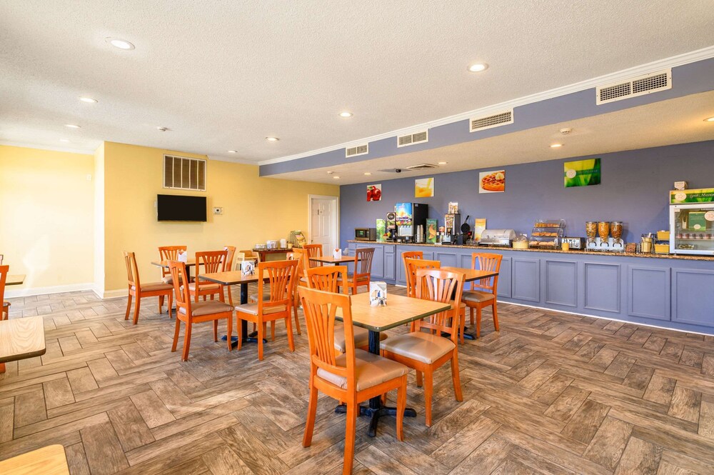 Breakfast area, Quality Inn New Orleans I-10 East