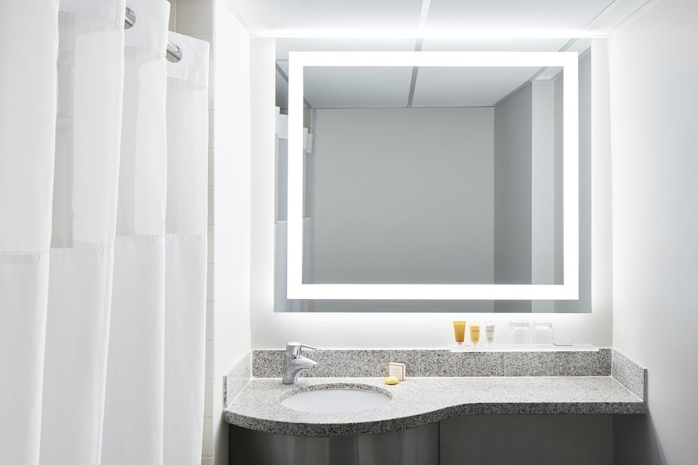 Bathroom, Club Quarters Hotel in Washington DC