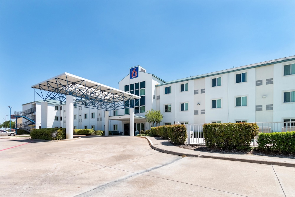 Motel 6 Irving, TX - DFW Airport North