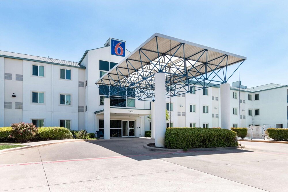 Motel 6 Irving, TX - DFW Airport North