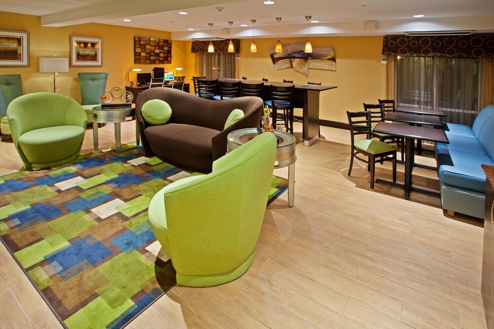 Holiday Inn Express Bowling Green, an IHG Hotel