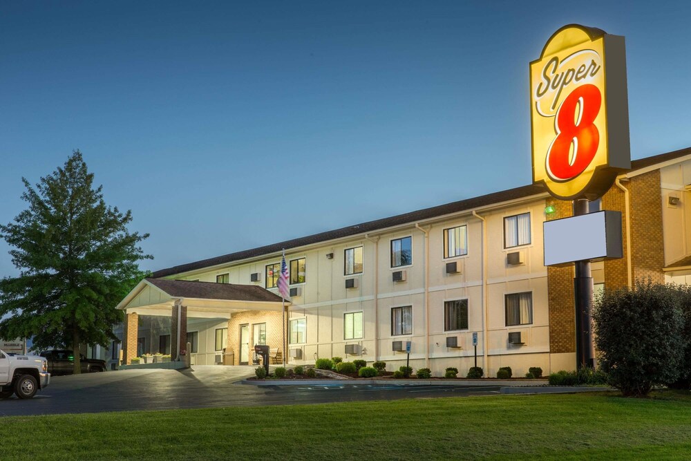 Exterior, Super 8 by Wyndham Danville