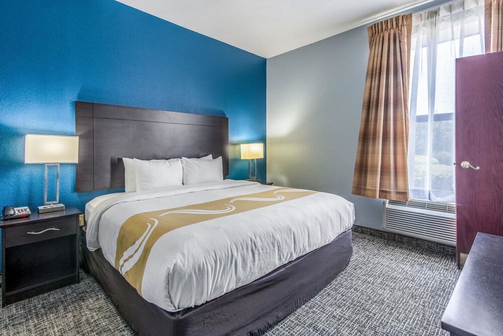 Room, Quality Suites Maumelle - Little Rock NW