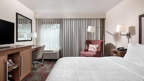 Roupas de cama premium, cofres nos quartos, cortinas blackout