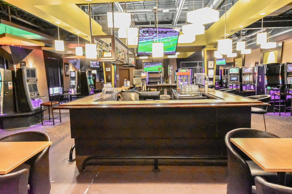 Canad Inns Destination Centre Fort Garry in Winnipeg | Best Rates