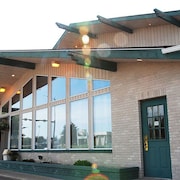 Pet Friendly Hotels In Lethbridge Ab 41 For Travel Superlodge Canada Lethbridge