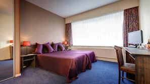 Een minibar, een bureau, gratis babybedden, extra bedden