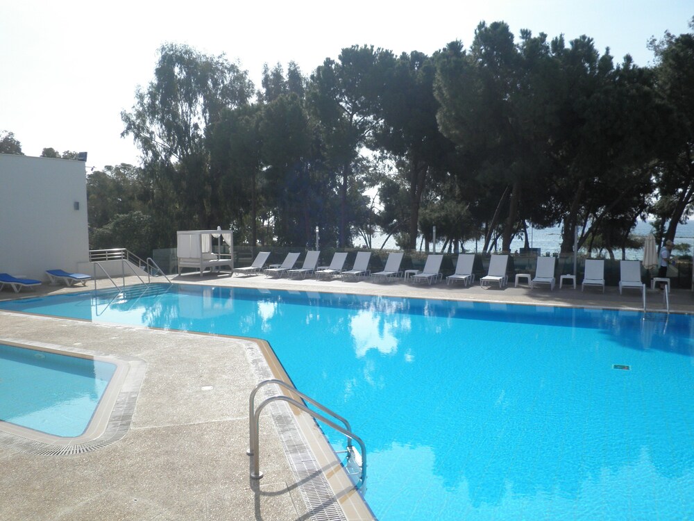 Park Beach Limassol 2019 Hotel Prices Expediacouk - 
