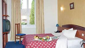 In-room safe, desk, iron/ironing board, free cots/infant beds