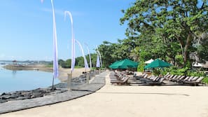 Private beach, white sand, sun-loungers, beach umbrellas