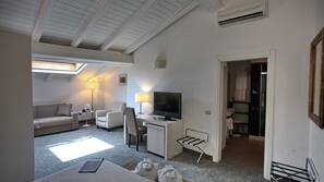 Minibar, una cassaforte in camera, una scrivania, Wi-Fi gratuito