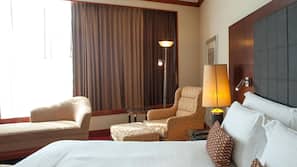 1 bedroom, premium bedding, minibar, in-room safe