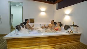 Bañera de hidromasaje al aire libre